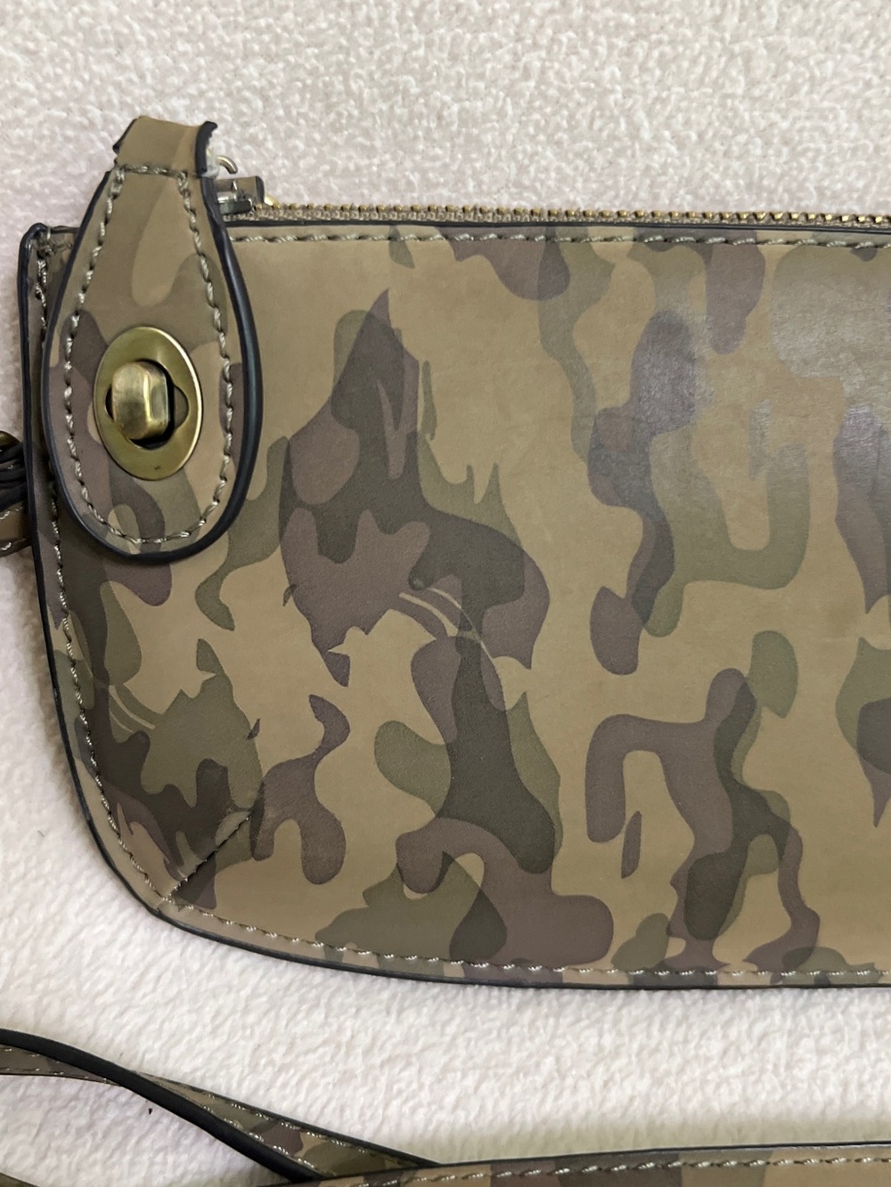 Joy Susan Mini Crossbody Wristlet Clutch Vegan Leather Camo Bag Adjustable Strap - Picture 2 of 14